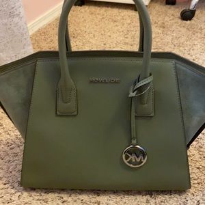 Brand new never used Michael kors bag!
